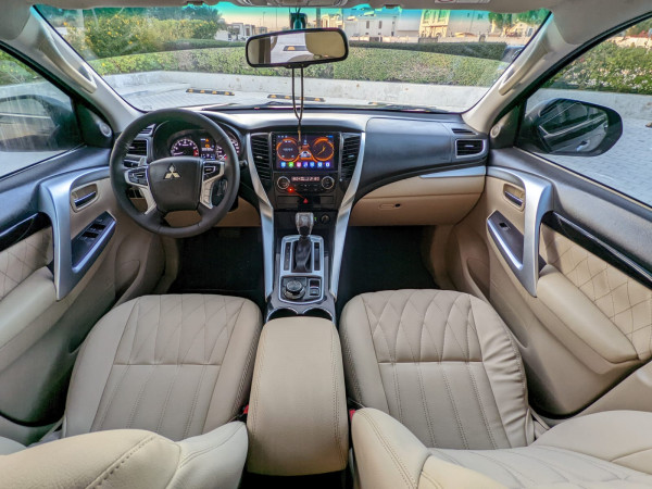 Mitsubishi Montero 2016  Black LHD Petrol AT SUV 4WD view 5