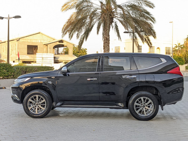 Mitsubishi Montero 2016  Black LHD Petrol AT SUV 4WD view 12