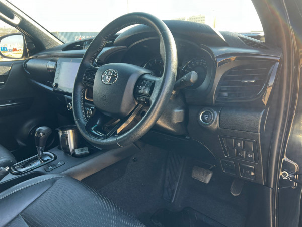 Toyota Hilux 2020  Black RHD Diesel AT Pickup 4WD view 5