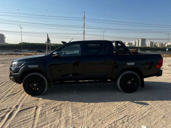 Toyota Hilux 2020  Black RHD Diesel AT Pickup 4WD view 7