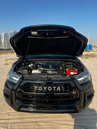 Toyota Hilux 2020  Black RHD Diesel AT Pickup 4WD view 9
