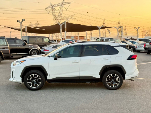 Toyota RAV 4 2021  White LHD Petrol AT SUV Crossover 4WD view 6