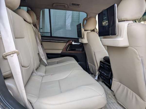 Toyota Land Cruiser 2011  Grey LHD Petrol AT SUV 4WD view 4