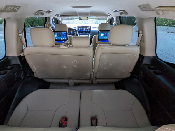 Toyota Land Cruiser 2011  Grey LHD Petrol AT SUV 4WD view 5