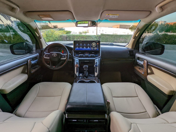 Toyota Land Cruiser 2011  Grey LHD Petrol AT SUV 4WD view 8
