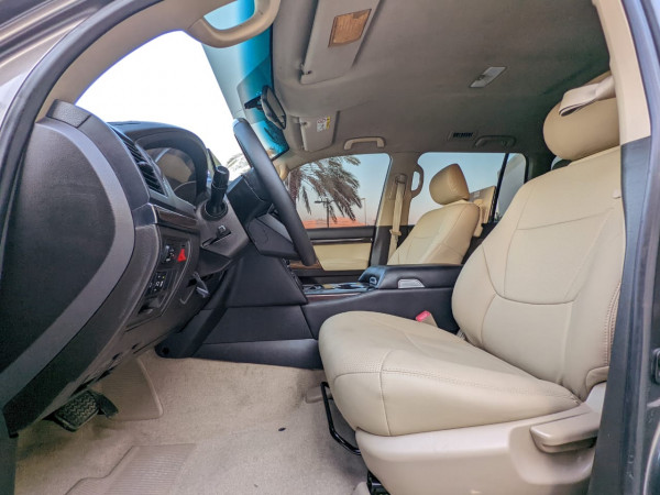 Toyota Land Cruiser 2011  Grey LHD Petrol AT SUV 4WD view 11