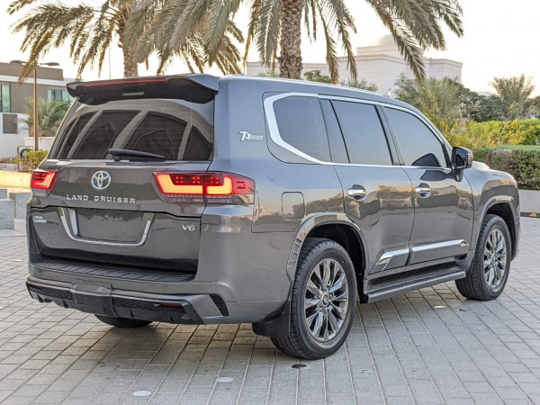 Toyota Land Cruiser 2011  Grey LHD Petrol AT SUV 4WD view 18