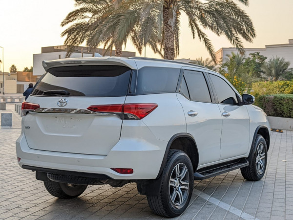 Toyota Fortuner 2016/ White LHD Petrol AT SUV 4WD