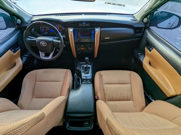 Toyota Fortuner 2016/ White LHD Petrol AT SUV 4WD view 10