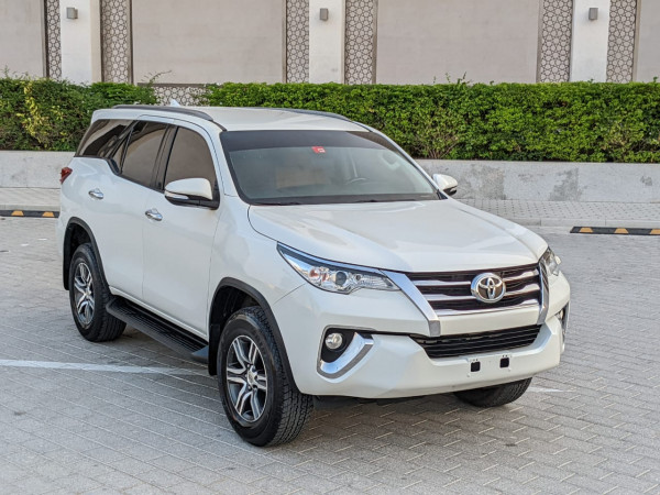 Toyota Fortuner 2016/ White LHD Petrol AT SUV 4WD view 13