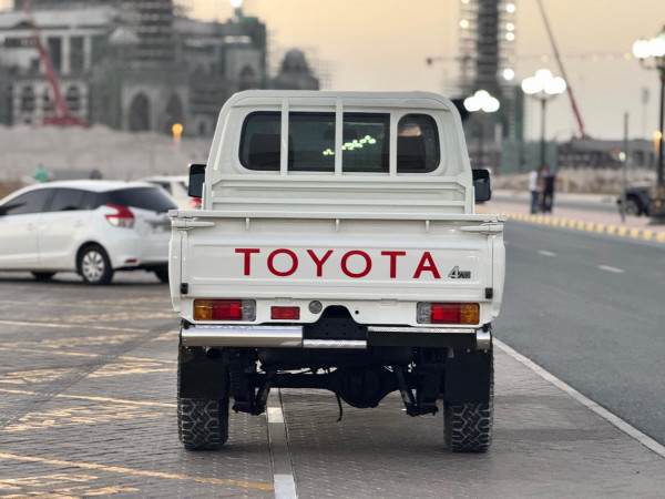 Toyota Land Cruiser Pickup 2012/ White RHD Diesel MT Pickup 4WD view 4