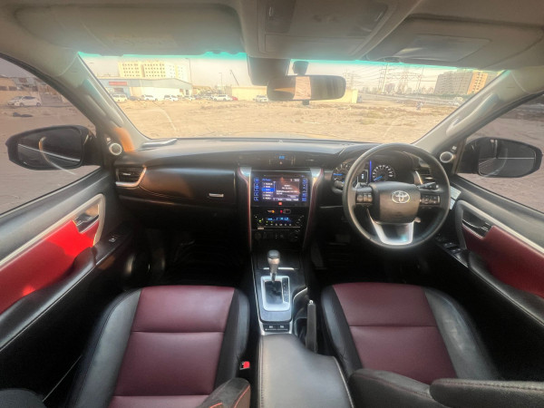 Toyota Fortuner 2020/ Grey RHD Diesel AT SUV 4WD view 3
