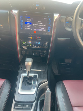 Toyota Fortuner 2020/ Grey RHD Diesel AT SUV 4WD view 5