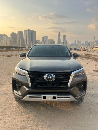 Toyota Fortuner 2020/ Grey RHD Diesel AT SUV 4WD view 10