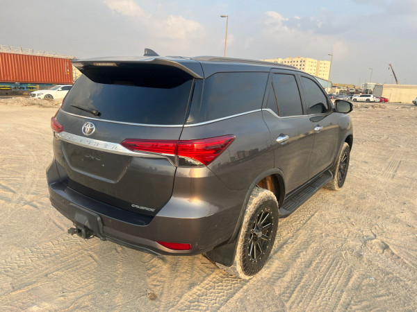 Toyota Fortuner 2020/ Grey RHD Diesel AT SUV 4WD view 11