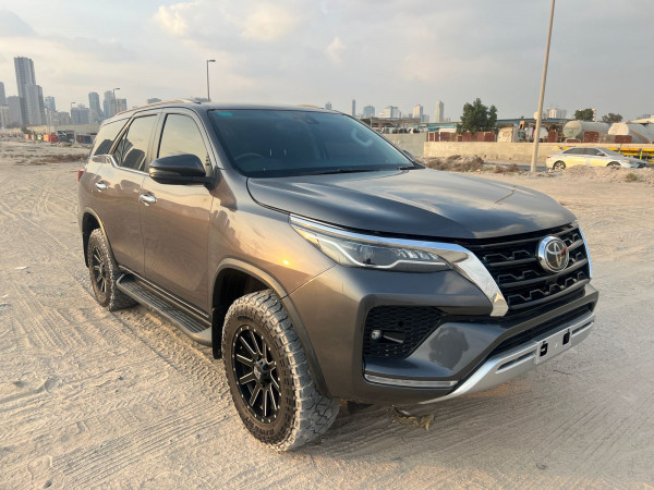 Toyota Fortuner 2020/ Grey RHD Diesel AT SUV 4WD view 15