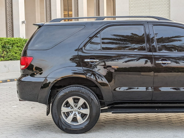 Toyota Fortuner 2008/ Black LHD Petrol AT SUV 4WD view 2