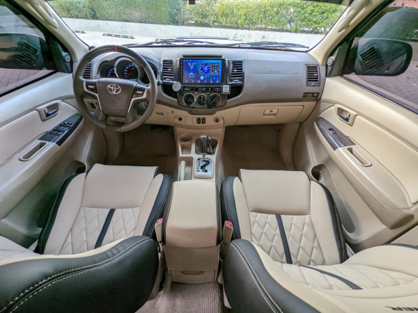 Toyota Fortuner 2008/ Black LHD Petrol AT SUV 4WD view 5