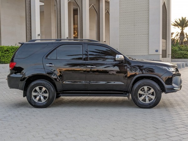 Toyota Fortuner 2008/ Black LHD Petrol AT SUV 4WD view 16