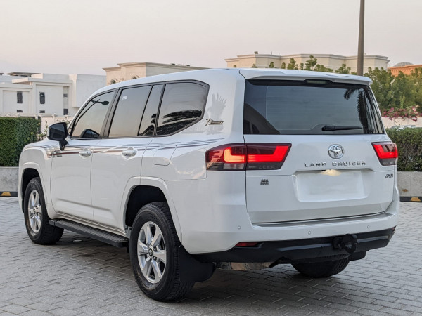 Toyota Land Cruiser 2022  White LHD Petrol AT SUV 4WD view 12
