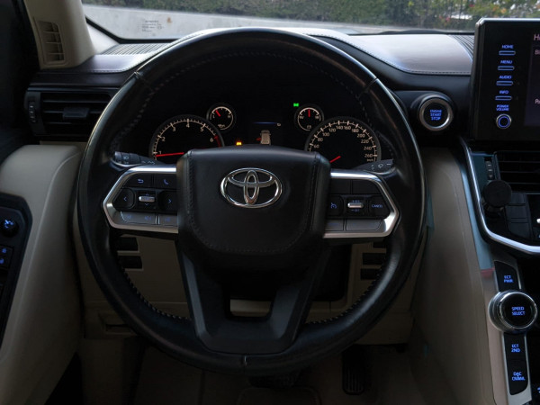 Toyota Land Cruiser 2022  White LHD Petrol AT SUV 4WD view 14
