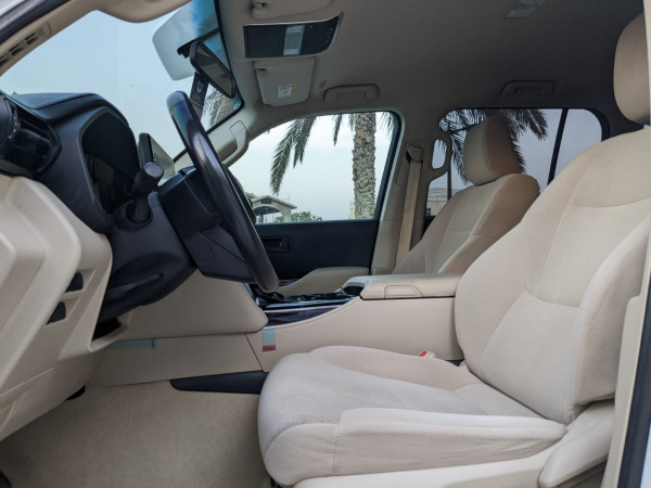Toyota Land Cruiser 2022  White LHD Petrol AT SUV 4WD view 15