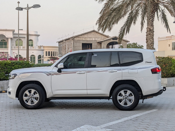 Toyota Land Cruiser 2022  White LHD Petrol AT SUV 4WD view 20