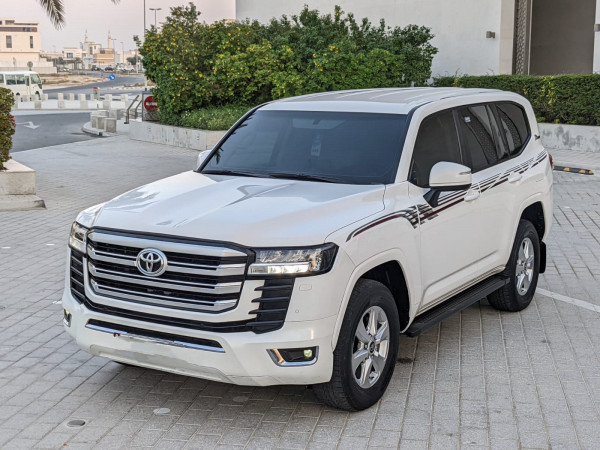 Toyota Land Cruiser 2022  White LHD Petrol AT SUV 4WD view 21