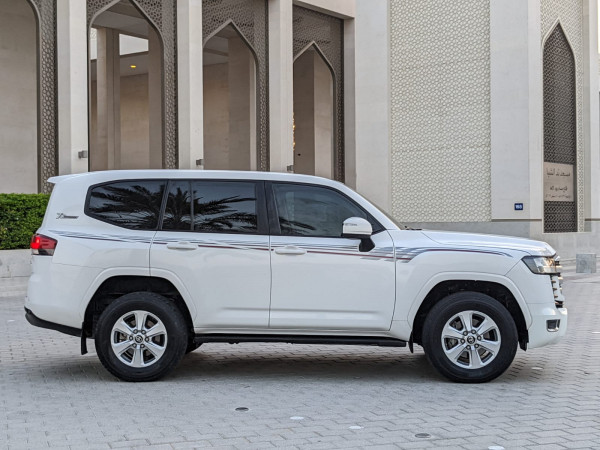 Toyota Land Cruiser 2022  White LHD Petrol AT SUV 4WD view 22