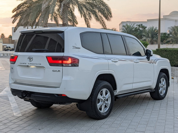 Toyota Land Cruiser 2022  White LHD Petrol AT SUV 4WD view 23