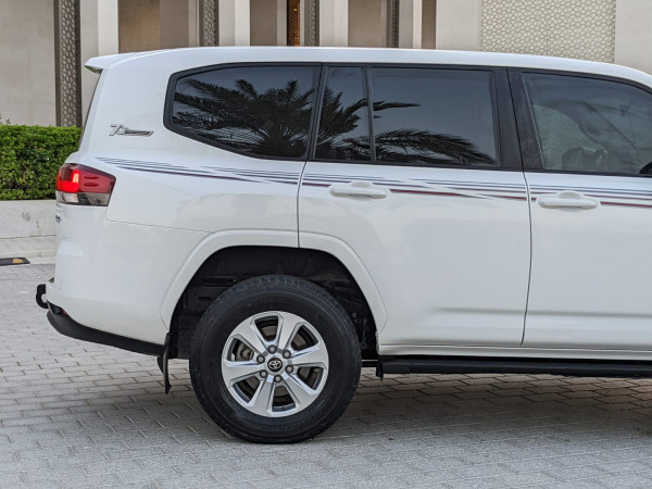 Toyota Land Cruiser 2022  White LHD Petrol AT SUV 4WD view 24