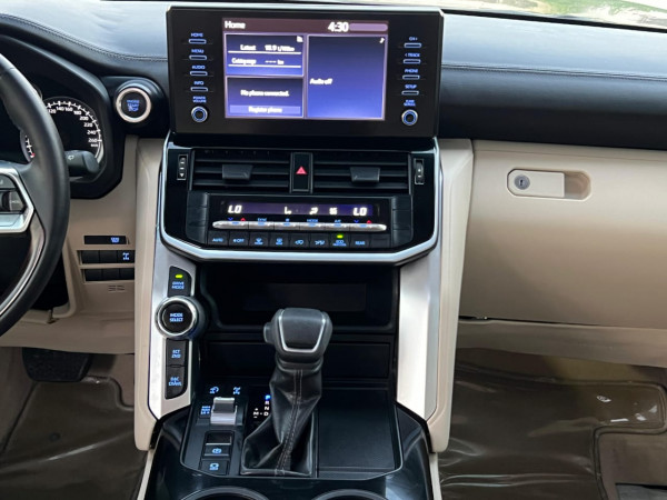 Toyota Land Cruiser 2022  Black LHD Petrol AT SUV 4WD view 15