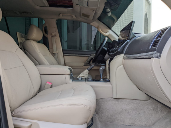 Toyota Land Cruiser 2014  Black LHD Petrol AT SUV 4WD view 2