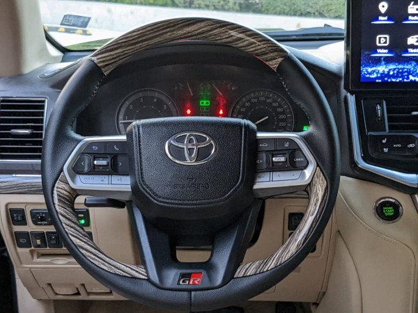 Toyota Land Cruiser 2014  Black LHD Petrol AT SUV 4WD view 8