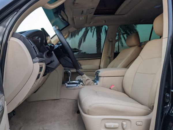 Toyota Land Cruiser 2014  Black LHD Petrol AT SUV 4WD view 9