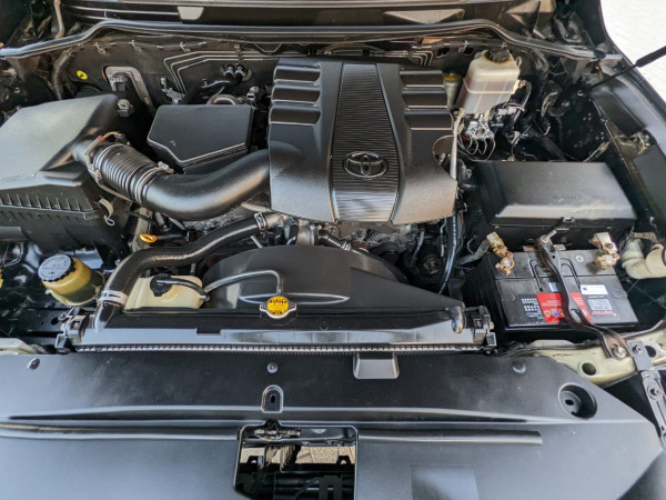 Toyota Land Cruiser 2014  Black LHD Petrol AT SUV 4WD view 16