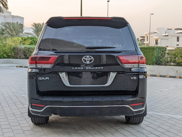 Toyota Land Cruiser 2014  Black LHD Petrol AT SUV 4WD view 18