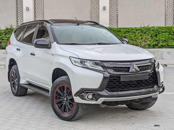 Mitsubishi Montero 2019  White LHD Petrol AT SUV 4WD view 2