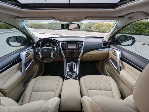 Mitsubishi Montero 2019  White LHD Petrol AT SUV 4WD view 13