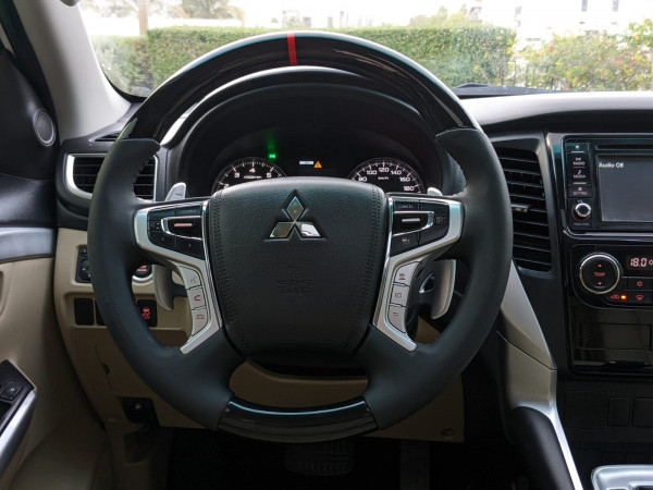 Mitsubishi Montero 2019  White LHD Petrol AT SUV 4WD view 15