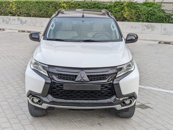 Mitsubishi Montero 2019  White LHD Petrol AT SUV 4WD view 19