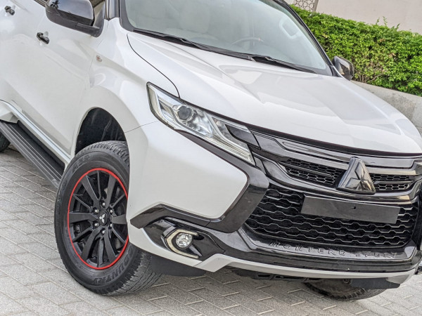 Mitsubishi Montero 2019  White LHD Petrol AT SUV 4WD view 22
