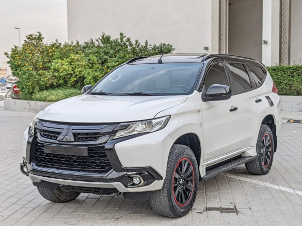 Mitsubishi Montero 2019  White LHD Petrol AT SUV 4WD view 25