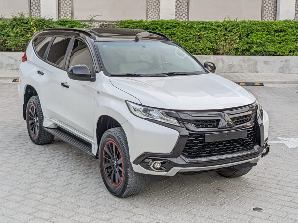 Mitsubishi Montero 2019  White LHD Petrol AT SUV 4WD view 26