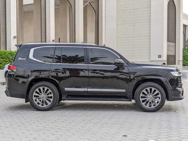 Toyota Land Cruiser 2014/ Black LHD Petrol AT SUV 4WD