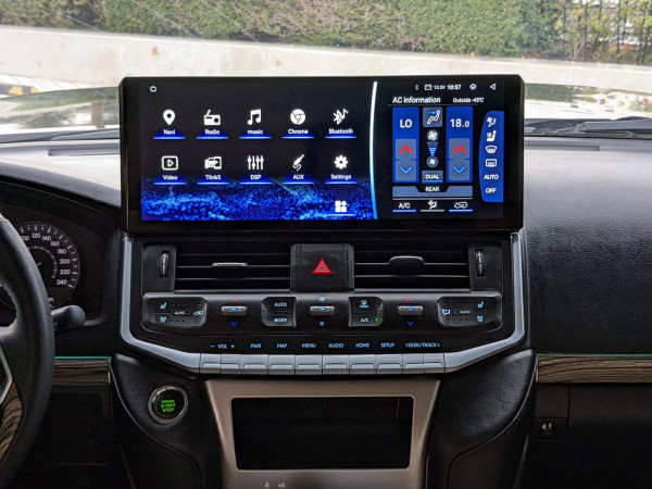 Toyota Land Cruiser 2014/ Black LHD Petrol AT SUV 4WD view 2