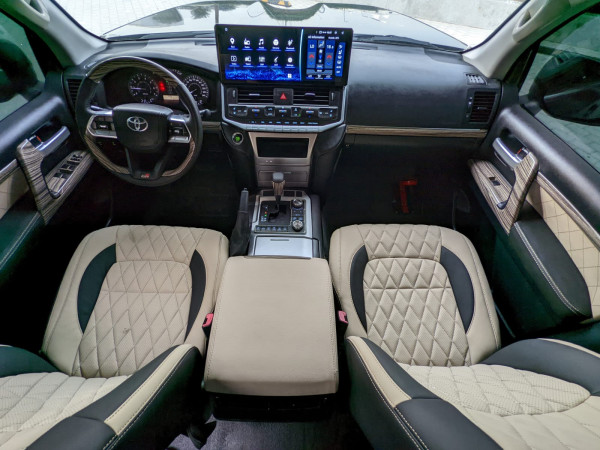 Toyota Land Cruiser 2014/ Black LHD Petrol AT SUV 4WD view 5