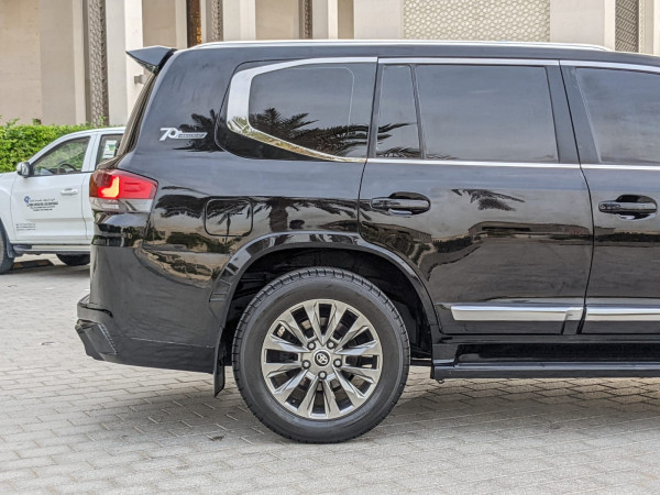 Toyota Land Cruiser 2014/ Black LHD Petrol AT SUV 4WD view 16