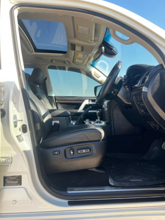 Toyota Land Cruiser 2021  White RHD Diesel AT SUV 4WD view 2