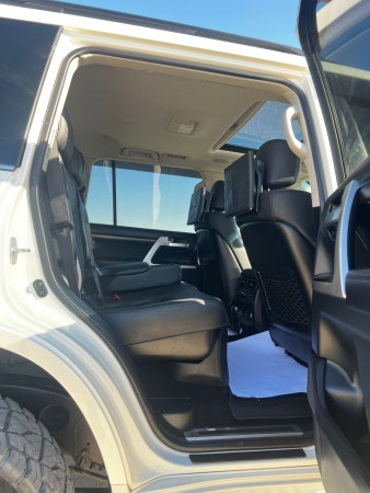 Toyota Land Cruiser 2021  White RHD Diesel AT SUV 4WD view 5